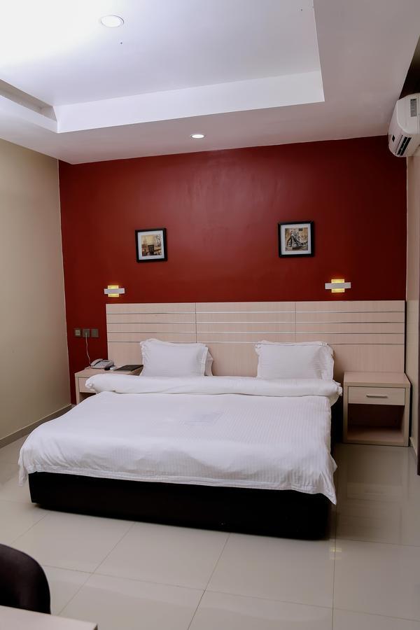 Albertville Luxury Rooms Ilesa Экстерьер фото